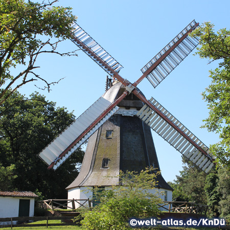 Die Windmühle zählt zu den Wahrzeichen Worpswedes und wurde aufwändig restauriert