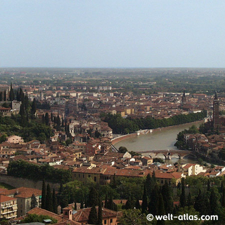 Verona, Blick über die Dächer auf die Etsch