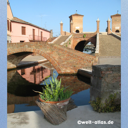 Comacchio, Trepponti Bridge, lagoon town, canals, Emilia-Romagna, Italy