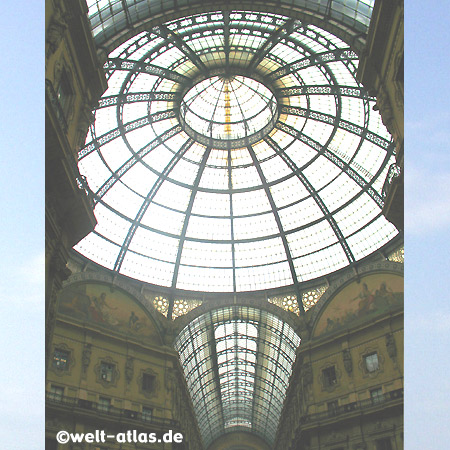 Kuppel der Galleria Vittorio Emanuele II, Mailand, größte Passage Europas