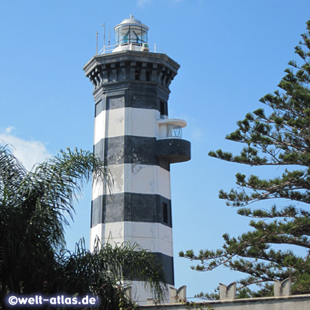 Leuchtturm Faro Capo Peloro an der Straße von Messina, Sizilien