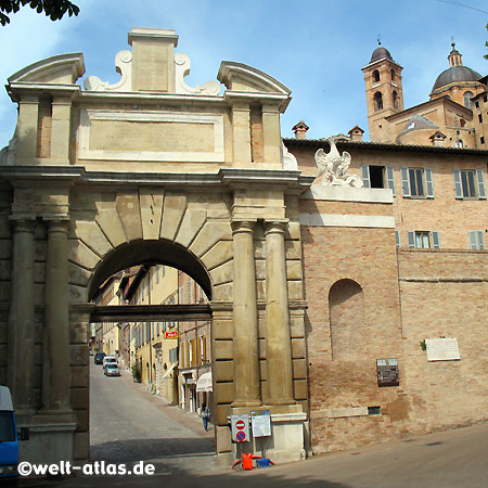 Urbino, Porta Valbona, Marken, Italien