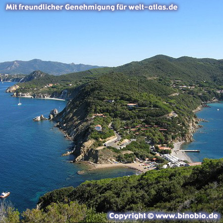 Die Halbinsel Capo d'Enfola mit malerischen Buchten, schönen Stränden und herrlichem Wasser –Urlaubsbericht: Wandern in der Toskana von Hans van Gelderen unter:http://elba.binobio.de/elba.htm