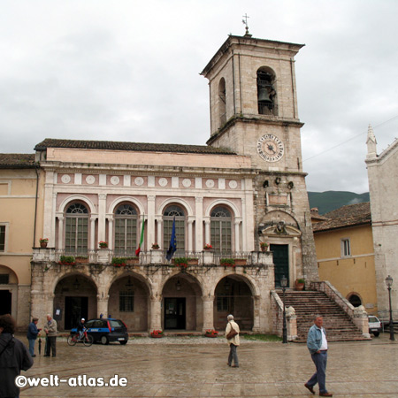 Piazza San Benedetto, Palazzo Comunale, Umbria,  Italy