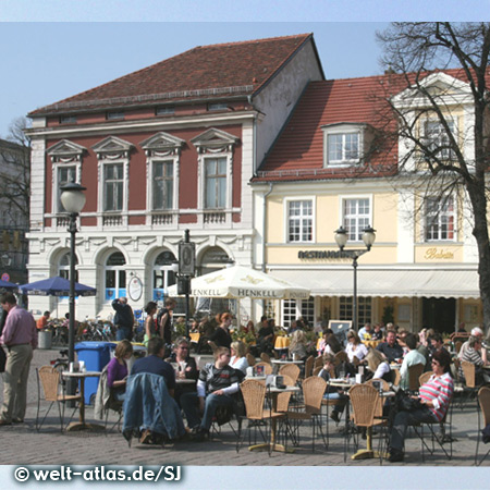 Café in Potsdam am Brandenburger Tor