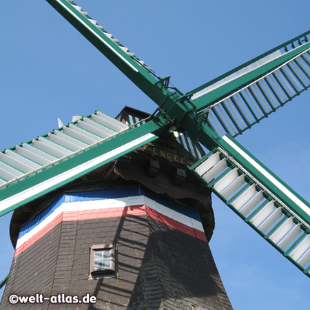 Engel-Mühle am Süderhafen auf Nordstrand, ehemalige Marschinsel nahe Husum