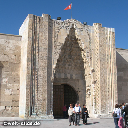 Hauptportal der Karawanserei Sultanhani,  Aksaray 