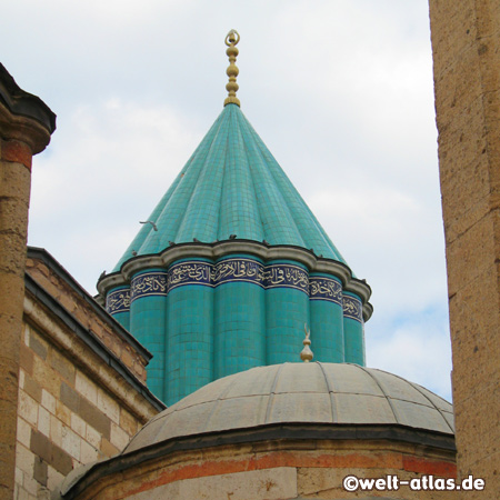 Grüne Kuppel des Mevlana Museum und Mausoleum, Wahrzeichen von Konya