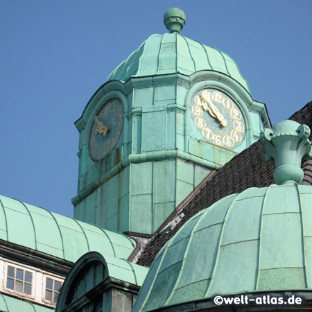 Uhrturm am historischen Rathaus von Buxtehude, Jugenstilbau