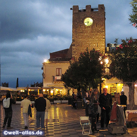 Evening in Taormina, Torre dell’Orologio, Porta di Mezzo and Caffe Wunderbar at Corso Umberto I