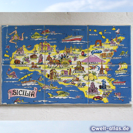 Kachelbild mit Sizilienkarte in Castelmola, Bergdorf über Taormina