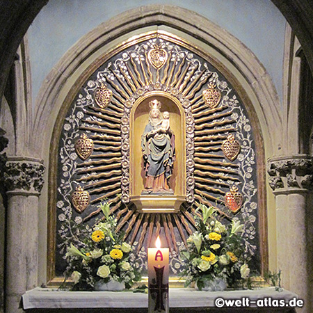 Ankündigungs-Altar, südliches Seitenschiff im Regensburger Dom