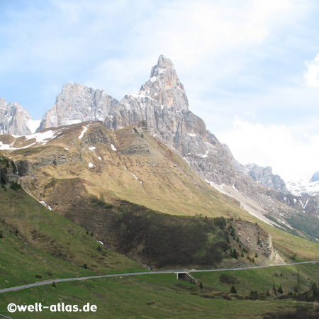 Am Passo di Rolle in den Dolomiten, UNESCO Weltnaturerbe, Trentino, Italien