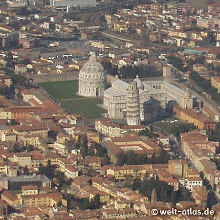 Flug über Pisa, Toskana, "Schiefer Turm", Domplatz