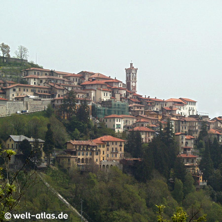 Der Sacro Monte „Heiliger Berg“ von Varese mit der Kirche Santa Maria del Monte,UNESCO-Welterbe