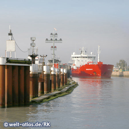 Kiel Canal lock Brunsbüttel, great chamber