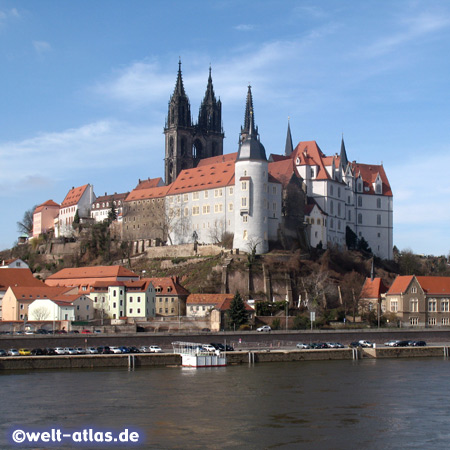 Blick vom rechten Elbufer auf den Burgberg mit dem Dom und  der Albrechtsburg, Meißen