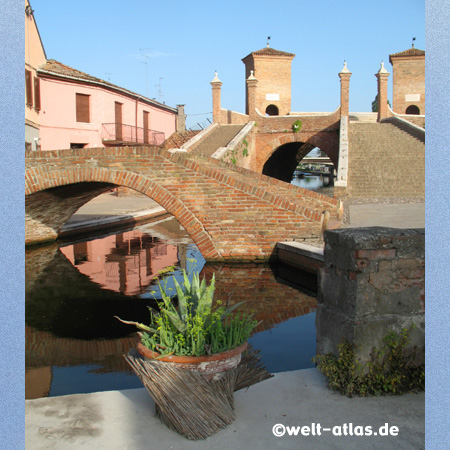 Comacchio, Renaissancebrücke Trepponti