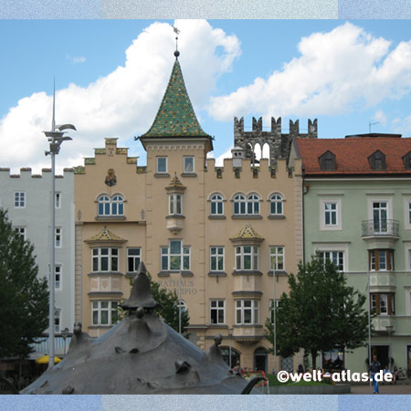 Domplatz mit Rathaus in Brixen, Südtirol