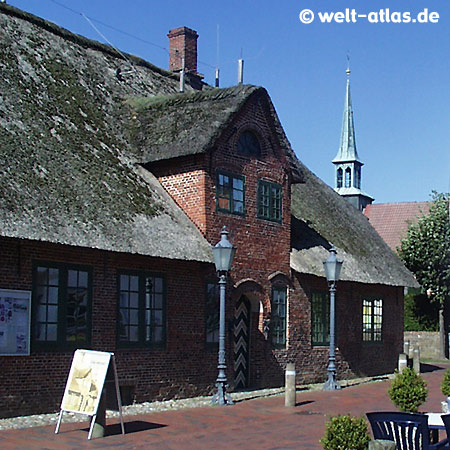 Heimat-Museum und Kirchturm in St. Peter-Ording, im Dorf, Olsdorfer Str.
