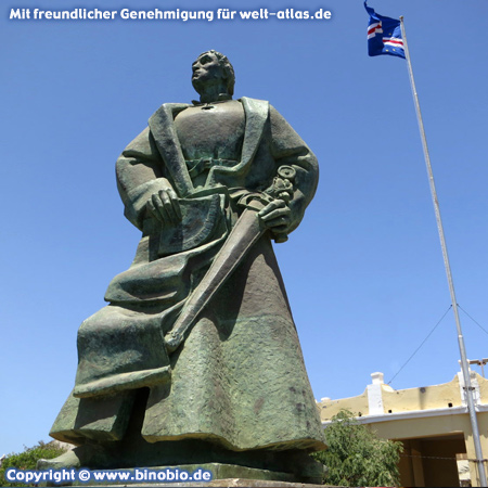 Statue des Diogo Gomes, portugiesischer Entdecker und Navigator, Praia, Santiago – Fotos: Reisebericht Kapverden, kapverden.binobio.de