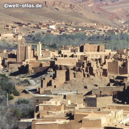 Kasbah, lehmfarbene Burgen in Morocco