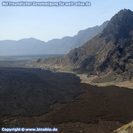 View from the Bordeira the two villages on the edge of the caldera