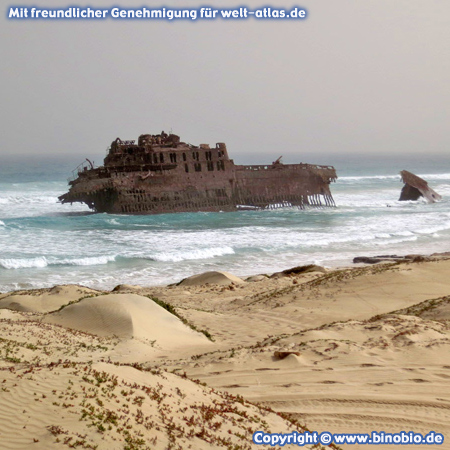 Das Wrack Cabo Santa Maria an der Costa de Boa Esperança auf der Insel Boa Vista – Fotos: Reisebericht Kapverden, kapverden.binobio.de