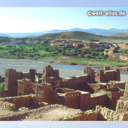 Blick auf Ait Ben Haddou, Fluss und Berge