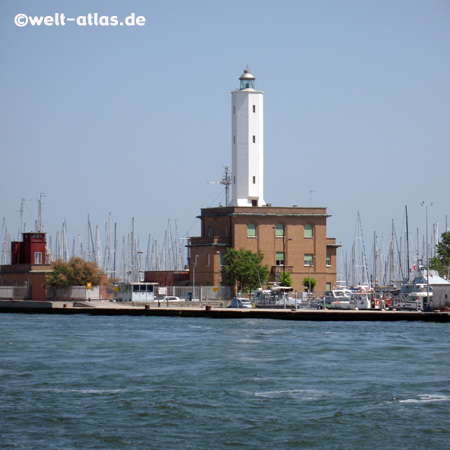 Porto Corsini, Lighthouse, Position: 44°30'N  12°17'E, Marina di Ravenna, Ravenna, Emilia-Romagna, Italy
