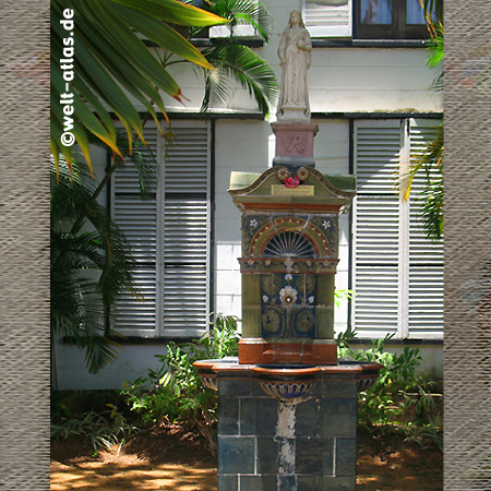 Ceramic fountain in Victoria