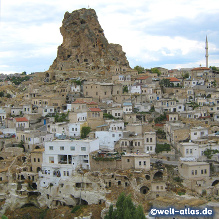 Ortahisar castle and village