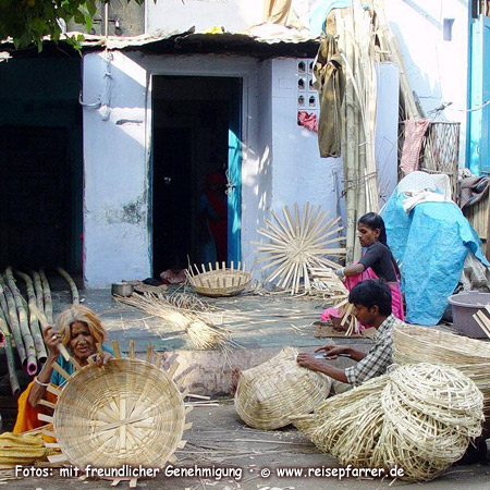 Korbmacher in Udaipur, Rajasthan.Foto:© www.reisepfarrer.de