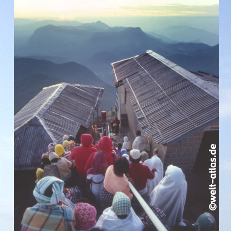 Waiting for the sunrise on Adam's Peak