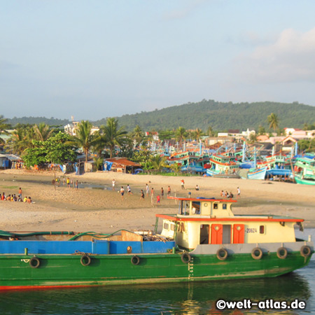 View from the Cau Dinh temple in Duong Dong to the harbour, fishing boats and football players