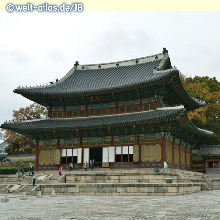 Haupthalle des Changdeokgung, Palast der glänzenden Tugend, Königspalast in Seoul, UNESCO Welterbe