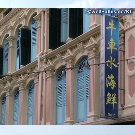 Fassade und Fensterläden in Chinatown, Singapur