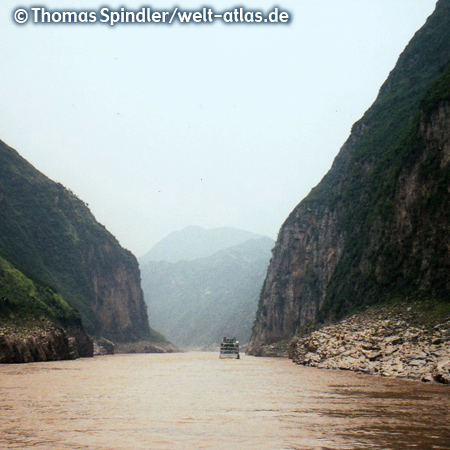 Cruise ships in a gorge of the Yangtze River, longest river of Asia