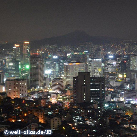Seoul, Blick über die Stadt und Hochhäuser am Abend