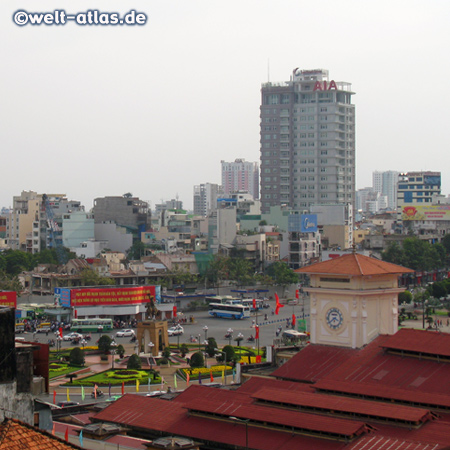 Quách Thị Trang Square with Cho Ben Thanh market, HCMC