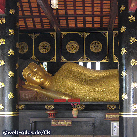 Liegender (ruhender) Buddha im Wat Chedi Luang, Chiang Mai, Provinz Chiang Mai