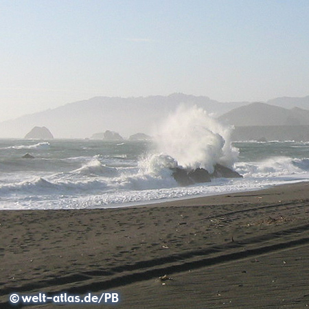 Brandung an der Sonoma Coast in Kalifornien