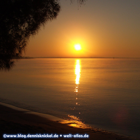 Sunset at the beach, Bay of Pigs, Cuba – Photo: www.blog.dennisknickel.dealso see http://tupamaros-film.de