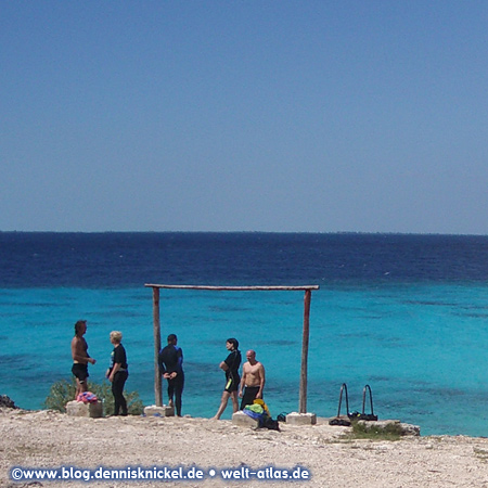 Divers at the Bay of Pigs on the south coast of Cuba – Photo: www.blog.dennisknickel.dealso see http://tupamaros-film.de