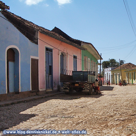 Gasse in Trinidad, Kuba – Foto: www.blog.dennisknickel.desiehe auch http://tupamaros-film.de