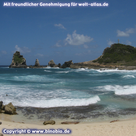 Felsen an der Spitze der Halbinsel Pointe des Châteaux, Grande-TerreFotos: Reisebericht Guadeloupe, guadeloupe.binobio.de