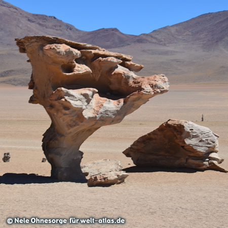 Árbol de Piedra (stone tree) near Laguna Colorada