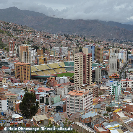 Zentrum von La Paz, das Estadio Hernando Siles ist eines der höchst gelegenen Stadien der Erde, Foto: Nele Ohnesorge